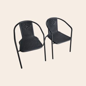 Kursi Anyaman Hitam Outdoor/Indoor - untuk Disewakan per Tahun