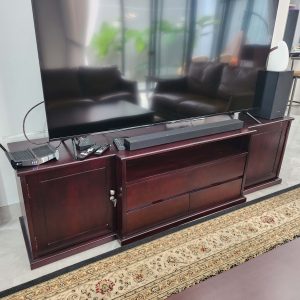 Lemari TV Kayu Minimalis untuk Disewakan per Tahun